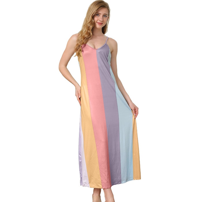 Colorful fabric, feminine, stitched around the neck, long dress, sweet and fresh feminine style.